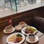 Kung Ching-Ting Instagram - #duahotel 晉身高雄最～～～喜歡的飯店꒰♥︎꒱ 怎麼會有這麼大的單人床啦♡⃛◟( ˊ̱˂˃ˋ̱ )◞⸜₍ ˍ́˱˲ˍ̀ ₎⸝◟( ˊ̱˂˃ˋ̱ )◞♡⃛ #住飯店 一個很可愛的名字(˶‾᷄ ⁻̫ ‾᷅˵) 在門口還有個老人家跟我再三確認這家飯店名（？） 非常喜歡窗台連接床頭的沙發區 睡前和起床都可以懶洋洋的窩在上面喝茶 浴缸更是又深又大完全融化在裡面🥹 連早餐都很優秀 看到鍋煮杏仁茶還有現煮牛肉湯整個人都醒了 豐盛到五點才睡的女人願意九點起床享用 威力不容小覷(⁎⁍̴̛ᴗ⁍̴̛⁎)/♡ 謝謝 @hotel_dua 給我這麼棒的夜晚 P.S.最後一張想表達 這支牙刷是此生住過飯店中給過最好的牙刷🪥+牙膏🦷 牙刷甚至附蓋子讓你方便帶走 貪財仔發瘋😍 #高雄住宿 #高雄景點 #旅遊 #hotel #kaohsiung Hotel Dùa