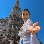 Kung Ching-Ting Instagram – #泰服 
泰國最後一天行程去鄭王廟體驗泰服
原本沒有太大期待
但被絆尾幔纏腰後
店家還會給你穿戴好～多～細緻的銀飾
頭髮也有專業老師盤髮並加戴頭鏈🥹
瞬間從平民變成泰國公主🥹
好喜歡～～～變身程堪比《女神降臨》

朋們去泰國一定要體驗看看
不只藏肉還提升氣質
隨意用手機拍都好好看🥹💙

啊過去一定要搶淺藍色或淺金色喔
其他顏色不推^_^

#泰國 #曼谷 #泰國旅遊 
#鄭王廟 #ชุดไทย วัดอรุณราชวรารามฯ (Wat Arun Rajwararam)