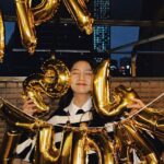 Kung Ching-Ting Instagram - 【2023-2024】 1-3慶生有氣球還有BAC蛋糕，完美到不行🥹 4-5全妝的漂亮們🥰 6頂樓辦桌看煙火的奇幻旅程🎆 7-8一起跨的第8年🫶🏻🫶🏻🫶🏻🫶🏻 9雖然知道他們一定會幫我慶生，期間也一直被撞見拿蛋糕、吹氣球，但依然淚目，謝謝有你們出現在我生命中🫶🏻 10.我很漂亮放一下。 2023是我體驗很多奇幻世界的一年 各方面都飛速成長也面臨選擇 收穫非常多的粉絲朋朋們 也努力維持與老朋友們的關係 謝謝你你你你你還有正在看這篇文章的你你你你 謝謝2023有你們 2024請多多指教🤝🤝🤝🤝 #2024 #happybirthday #happynewyear 台北101