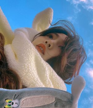 Kung Ching-Ting Instagram - #抽獎 （已開獎）
年末送大家聖誕禮物😍
隨意留言～我會抽5個人寄出小禮包😍

去韓國的時候很多人問我湯姆貓在哪裡買的
馬上萌生來禮物的想法
又怕太廢沒人要😍

所以內容物除了湯姆貓吊飾（可彎曲）
還有香氛蠟燭、小台曆、似顏繪、卡片
這些更廢的可愛東東😍
其餘隨機掉落～～～
希望我的後宮朋朋喜歡🎄

謝謝各位今年的陪伴
明年會繼續在網絡跟大家見面🥹❤️
祝大家聖誕快樂✨～～～～～🎄🎁

#merrychristmas 
#聖誕禮物 

【抽獎辦法】
隨意留言，不限次數
啊要追蹤我喔，畢竟是給粉絲朋朋們小回饋
期限今晚至12/27 23:59為止

#愛你們