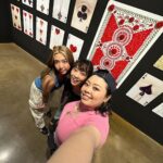 Kurumi Shimizu Instagram - 韓国の想い出🇰🇷🌻❤️ ナオミちゃんが連れて行ってくれた吉田ユニさんの作品展、 素敵すぎました、すごく楽しかった 美味しいものも色々食べた💓 そしてこの撮り方が流行りらしい🤔🫶 한국 추억🇰🇷🌻❤️ 요시다 유니님의 전시회에 갔었어요! 진짜 멋지고 너무 재미있었어요🙏 맛있는 것도 많이 먹었어요💓 그리고 이런사진찍는방법이 요즘 유행하는것같아🤔🫶