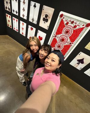 Kurumi Shimizu Instagram - 韓国の想い出🇰🇷🌻❤️

ナオミちゃんが連れて行ってくれた吉田ユニさんの作品展、
素敵すぎました、すごく楽しかった

美味しいものも色々食べた💓

そしてこの撮り方が流行りらしい🤔🫶

한국 추억🇰🇷🌻❤️ 

요시다 유니님의 전시회에 갔었어요!
진짜 멋지고 너무 재미있었어요🙏

맛있는 것도 많이 먹었어요💓

그리고 이런사진찍는방법이 요즘 유행하는것같아🤔🫶