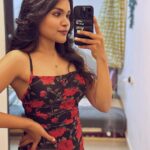 Kusuma Degalamari Instagram - "Lost in the mirror maze, finding my way through pixels and grace. 🌟 #ReflectionReverie" Selfie, pose, ootd, photography, mirror, mirror selfie, night, makeup, routine, hairstyle, vibe check