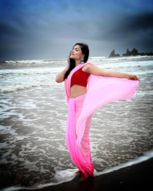 Kusuma Degalamari Instagram - A touch of tradition, a splash of style 💕

Beach, sea, saree, captions, photography, travel, photoshoot, 

#baby #babythemovie #kusuma #kusumadegalamari #travel #travelstories #solotrip #beach #saree #picoftheday #photooftheday #love #sunset #instagood #ootd