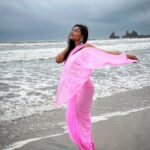 Kusuma Degalamari Instagram - Draped in pink by the sea, where every sunset is a masterpiece. 🌅💖 #sareeserenity #beachbaby Beach, sea, saree, captions, photography, travel, photoshoot, #baby #babythemovie #kusuma #kusumadegalamari #travel #travelstories #solotrip #beach #saree #picoftheday #photooftheday #love #sunset