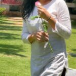 Kusuma Degalamari Instagram - Naa roja Nuvve 🌹💕 #naarojanuvve #vijaydevarakonda #samantharuthprabhu #kushi #telugusongs #lovesongs #love #reelitfeelit #reelkarofeelkaro #explorepage✨ #explore #fyp #fypage #kusumadegalamari #viral #viralvideos #telugucinema