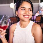 Kusuma Degalamari Instagram - SMILE 😊💕 #trending #viral #instagram #love #explorepage #explore #instagood #fashion #follow #golf #wine #likesforlike #followforfollowback #photography #india #trend #instadaily #memes #music #style #trendingnow #reels #foryou #likes #photooftheday #model #beautiful #bollywood #bhfyp #instagood #kusumadegalamari OneGolf