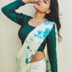 Kusuma Degalamari Instagram - Everyone has a chapter, they don’t read out loud 👀🤫 #trending #viral #instagram #love #explorepage #explore #instagood #fashion #follow #saree #sareelove #likesforlike #followforfollowback #photography #india #trend #instadaily #memes #music #style #trendingnow #reels #foryou #likes #photooftheday #model #beautiful #bollywood #bhfyp #insta