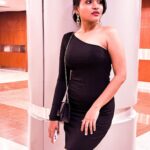 Kusuma Degalamari Instagram - Little black dress🫶🏻 ... .. . #instagood #2023 #2023planner planner #instapic #photooftheday #photography #instadaily #instafashion #picoftheday #reddress #redvelvet #selflove #followforfollowback #likes for like #follow4followback #liketime #instagram #style #fashion #sareelove #red #beautiful #art #followme #happy #kusumadegalamari