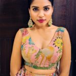 Kusuma Degalamari Instagram - A little sass a day drives the basics away. Outfit by @resonatedeattire #ootd #baby #babythemovie #chiranjeevi #chiru#megastarchiranjeevi #chiranjeevikonidela #successmeet #explorepage✨ #explore #fyp #fypシ #ınstagood #instafashion #kusumadegalamari #selflove #pink #messyhair