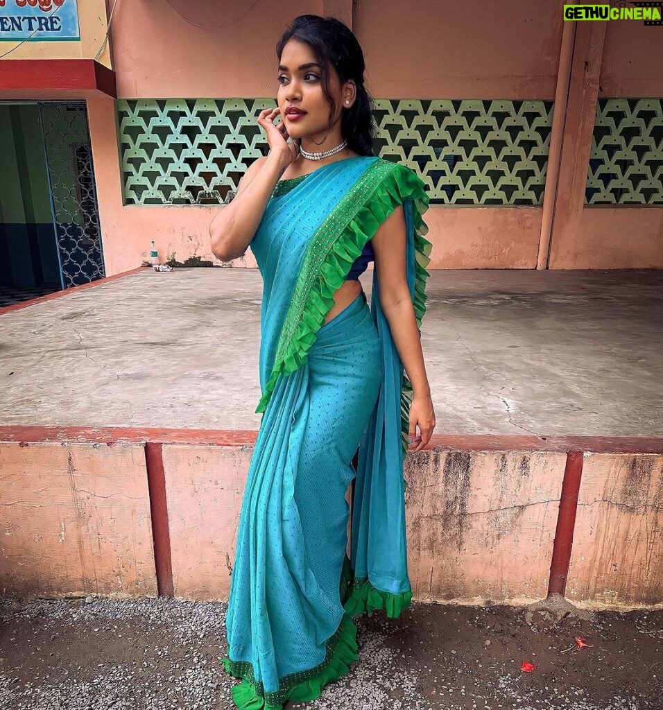 Kusuma Degalamari Instagram - Elegance is not being noticed, it's about being remembered #sareelove #saree #kusuma #kusumadegalamari #instagood #instafashion #explorepage #ootd #baby #babythemovie #vijayawada #teluguammayi