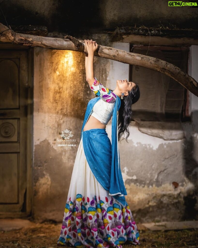 Kusuma Degalamari Instagram - 🤍💙 📷 @sandeepgudalaphotography 👗 @duta_couture Ootd, photography, photoshoot, white, blue, lehenga, traditional, nature, woods,