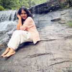 Kusuma Degalamari Instagram - Wayanad Trip 🌳 Photo Dump 1 P.S swipe to the final image to witness my brave stunt 🧐😂 Wayand, travel, travel diaries, travel photoshoot, ootd, photography, travel life, trip, therapy, vacation, holiday, kerala, nature, trees , activities, stunts, food, Wayanad, India