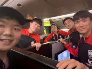Kwak Joon-bin Instagram - 한국 입국 근황..
꺾이지 않는 인연...
사랑해요 대한민국

#한국#월드컵