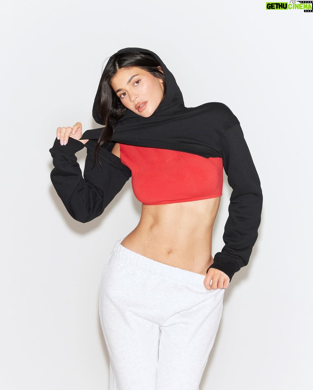 Kylie Jenner Instagram - KHY DROP 003!!!! available NOW on khy.com ♥️♥️♥️♥️🎄🎄🫶🏻 @khy