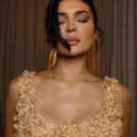 Kylie Jenner Instagram - @kyliecosmetics BLACK FRIDAY SALE STARTS NOW 🖤 40% off sitewide. kyliecosmetics.com
