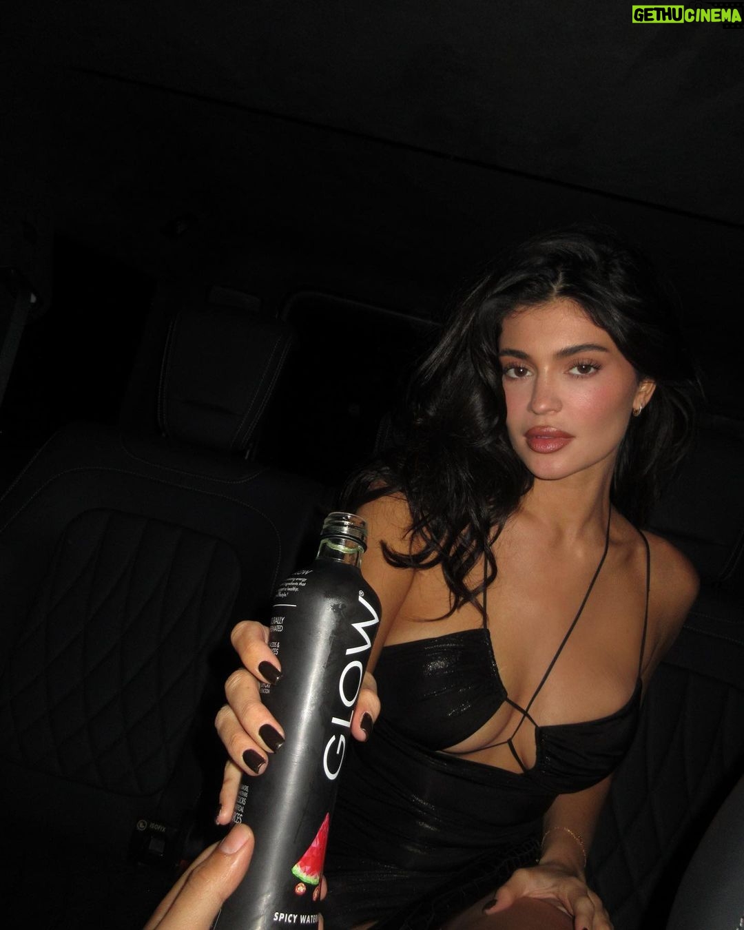 Kylie Jenner Instagram - nights with @drinkglow #glowpartner
