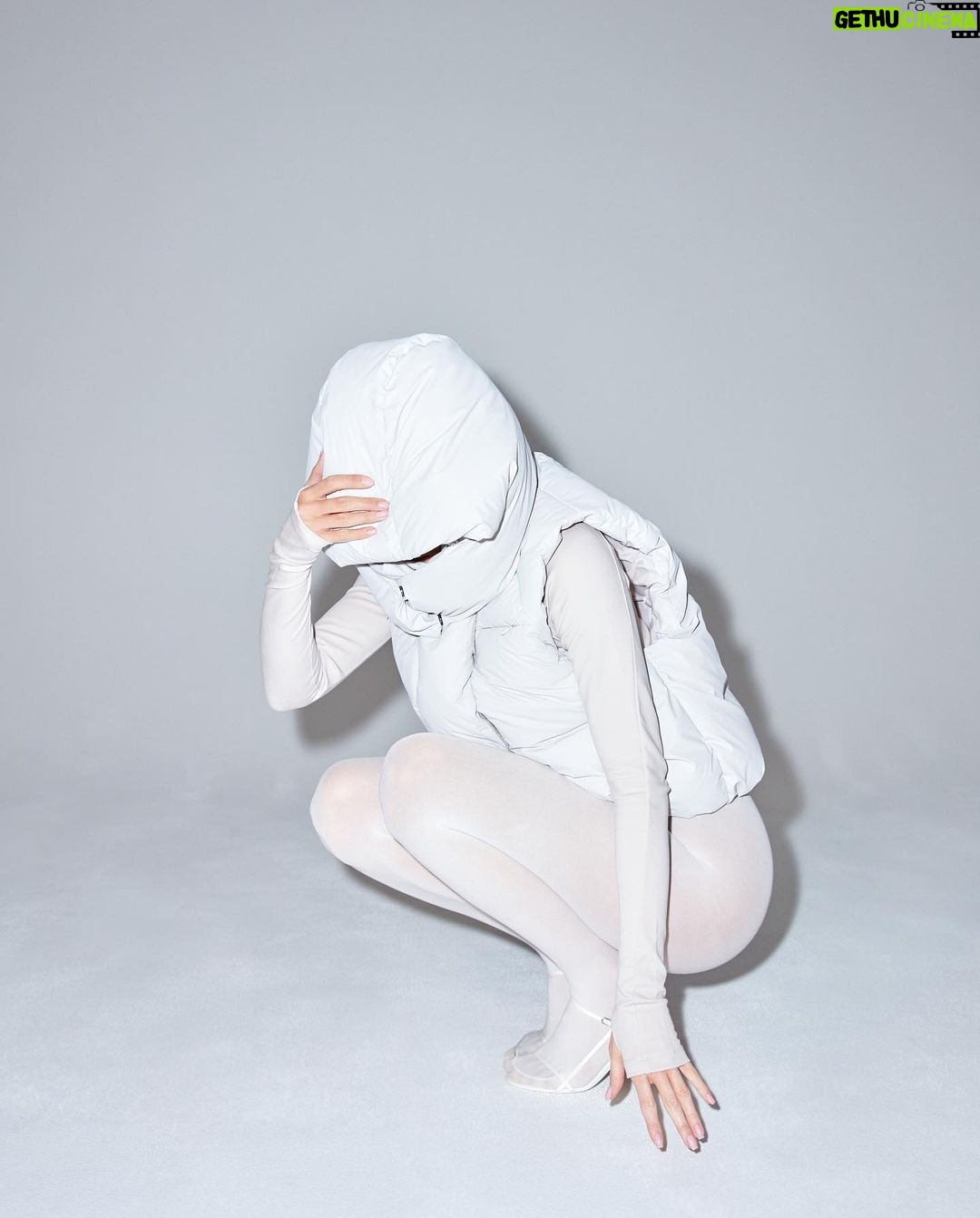 Kylie Jenner Instagram - KHY DROP 002 available now on KHY.COM ! 🤍 @khy puffers + base layers