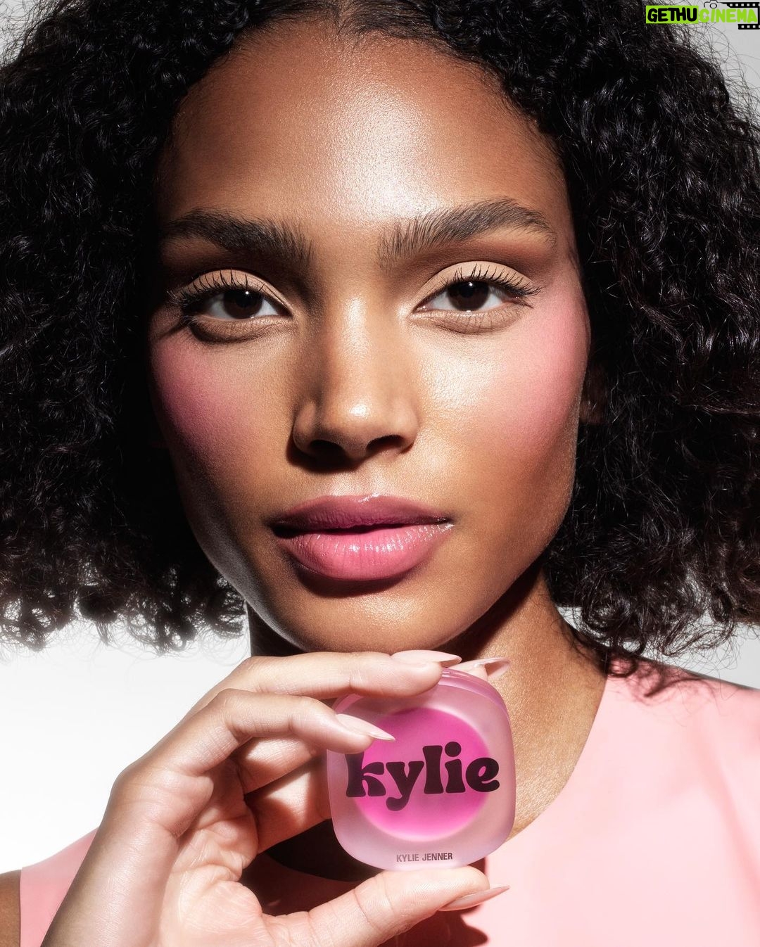 Kylie Jenner Instagram - 5 brand new lip and cheek glow balm shades just dropped at kyliecosmetics.com 💕 one of my favorite @kyliecosmetics products ever. I cant wait for you guys to try these! 😊