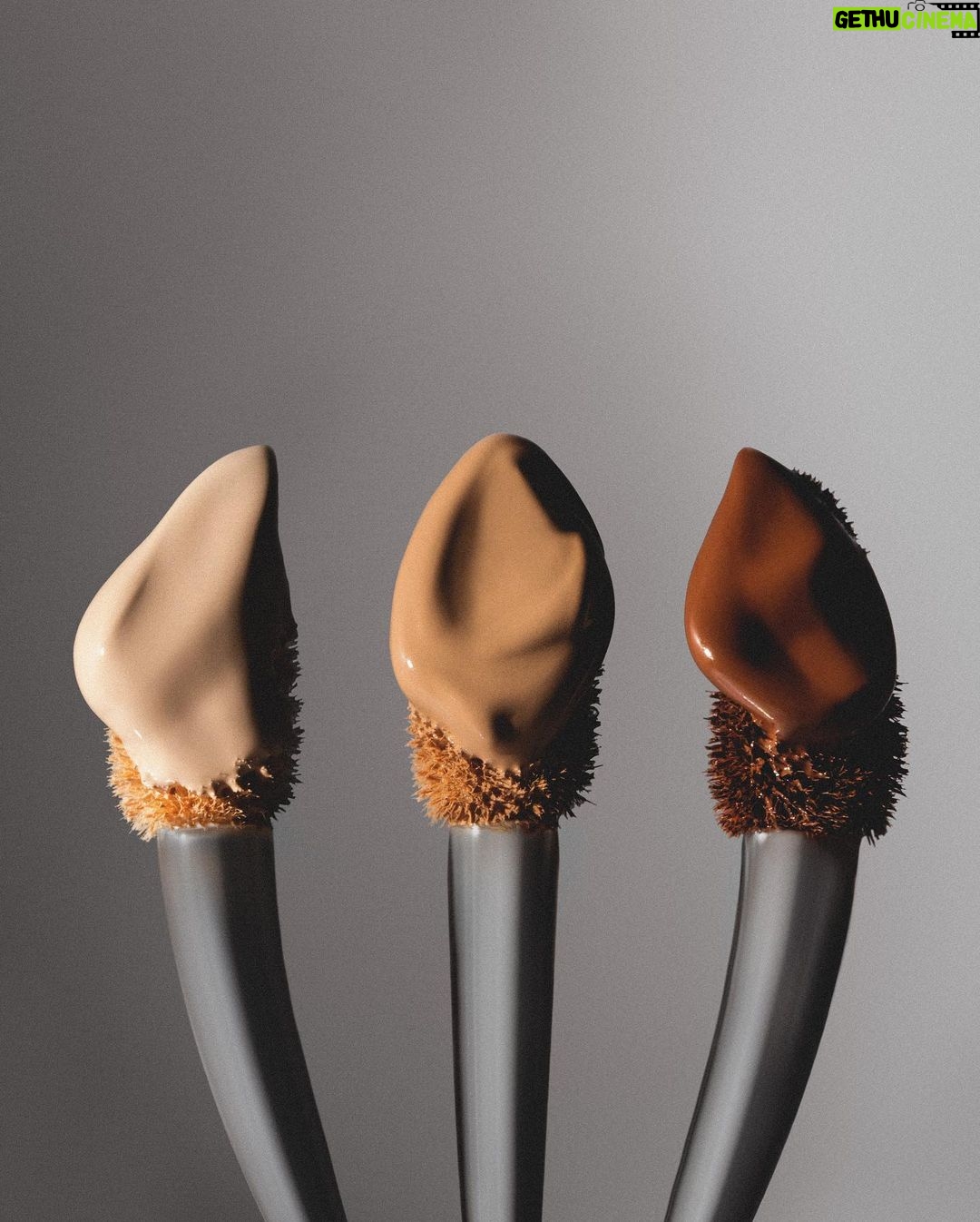 Kylie Jenner Instagram - my brand new POWER PLUSH LONGWEAR CONCEALER + concealer brush duo launches September 27th! 🫶🏻 it’s been a long time in the making i can’t wait to share this with you. KylieCosmetics.com @kyliecosmetics