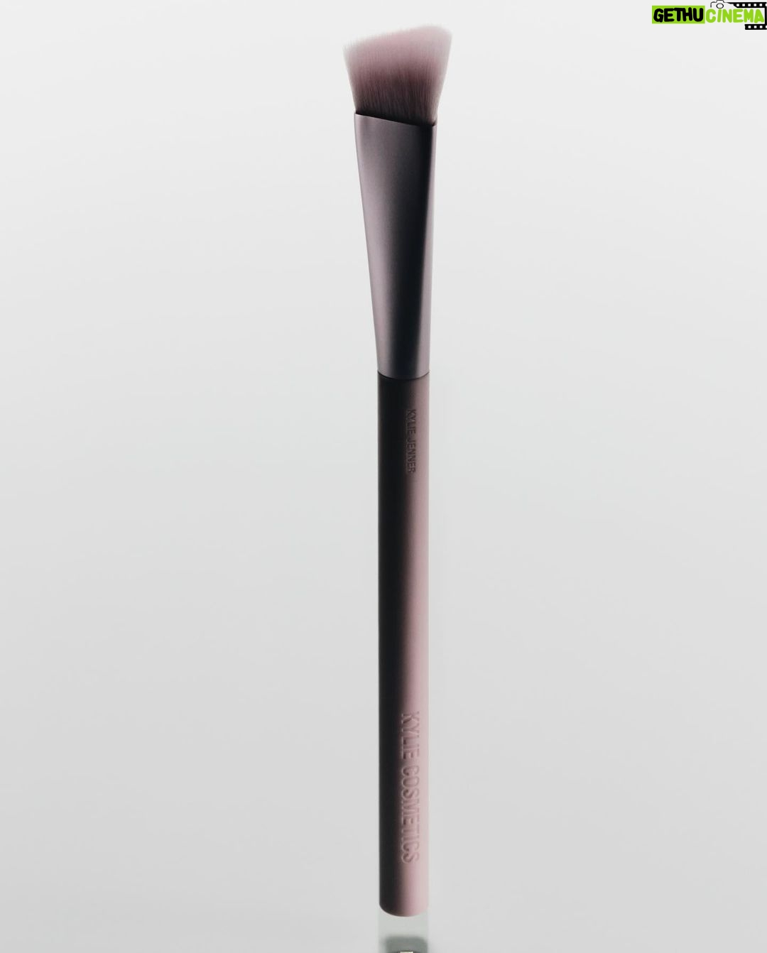 Kylie Jenner Instagram - my brand new POWER PLUSH LONGWEAR CONCEALER + concealer brush duo launches September 27th! 🫶🏻 it’s been a long time in the making i can’t wait to share this with you. KylieCosmetics.com @kyliecosmetics