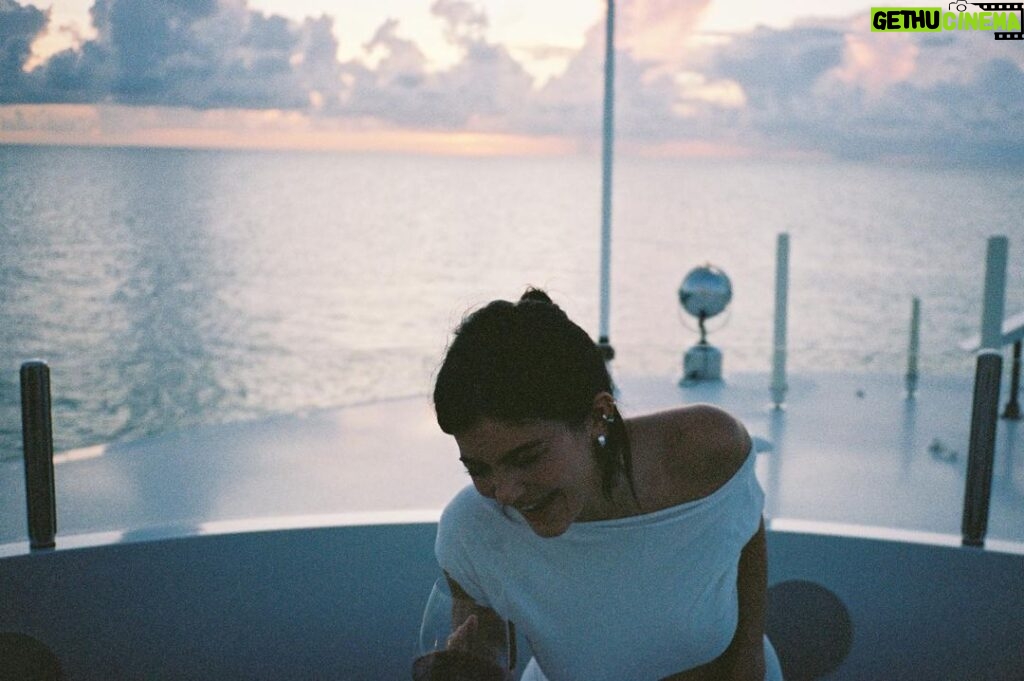 Kylie Jenner Instagram - 😊