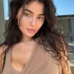 Kylie Jenner Instagram - quick everyday makeup using @kyliecosmetics 🤍 power plush longwear concealer shade 4.5WN & 9W 🤍 concealer brush 🤍 ‘Way To Glow’ glow balm 🤍 ‘Love That 4 U’ tinted butter balm