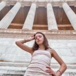 Lévanah Solomon Instagram - L’Italie est magnifique… trop d’endroits incroyables à Rome 😍 J’ai une centaine de photos à te poster ! Je sais pas comment je vais faire, en plus j’en ai plein d’autres de mes précédents voyages toujours pas publiées 🥲 Sinon, on profite, et une nouvelle vidéo est sortie sur ma chaîne YouTube ! Va la voir, tu vas kiffer 🥰 Merci à mon frère Eythan de s’être allongé sur le sol pour prendre ces superbes photos 😝 *Photos retouchées #picoftheday #pictureoftheday #photography #photooftheday #travel #sky #italy #rome #beige #blue #tan #aesthetic #mood #vibes #summer #colors #color #light #white #ootd #outfit Rome, Italy