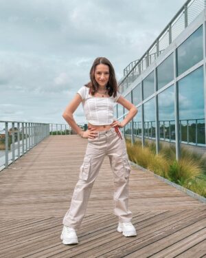 Lévanah Solomon Instagram - 🩷🩶🩵

_______

#green #nature #sky #holiday #vacation #orange #blue #girl #summer #smile #vibes #mood #picoftheday #photooftheday #photography #ootd #outfit #travel