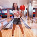 Lévanah Solomon Instagram - 🍒☎️📀🥤💋 C’est @elina.solomon_officiel qui a gagné la partie 🤡 📸 @karinesolomon _________ #bowling #picoftheday #photooftheday #vacation #holiday #80s #90s #retro #pink #orange #red #blue #aesthetic #photography #summer #mood #vibes #outfit #ootd #color #colors #girl Villages Nature Paris