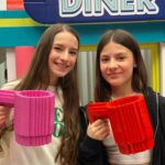 Lévanah Solomon Instagram - Quel honneur d’être une ambassadrice LEGO Friends et de se retrouver dans un décor LEGO géant. 💖 Merci à @legofrance_official de nous faire vivre cette grande aventure, à la découverte des nouveaux amis, des personnages hauts en couleurs. 💫 Retour en images sur cette belle journée de projection et de rencontre avec nos abonnés, sous les caméras de @nickelodeonfr. 🎬Ta photo préférée ? #picoftheday #goodday #ambassador #lego #legofriends #friends #family #love #feelgood #partenariat