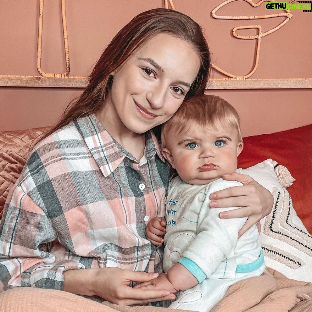 Lévanah Solomon Instagram - 🤍 Eloan & Me 🤍 📸 by @karinesolomon _______ #beige #pink #blue #terracotta #orange #colors #neutral #white #light #love #baby #babyboy #babyphotography #picoftheday #photooftheday #cute #room #smile #family #photography #cousin