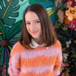 Lévanah Solomon Instagram - Je sais pas quoi écrire comme légende pour ces photos… T’aurais mis quoi toi ? ___________ #colors #color #pink #green #tropical #outfit #ootd #picoftheday #pictureoftheday #picture #photography #photo #teal #girl #flowers #smile #love #happy