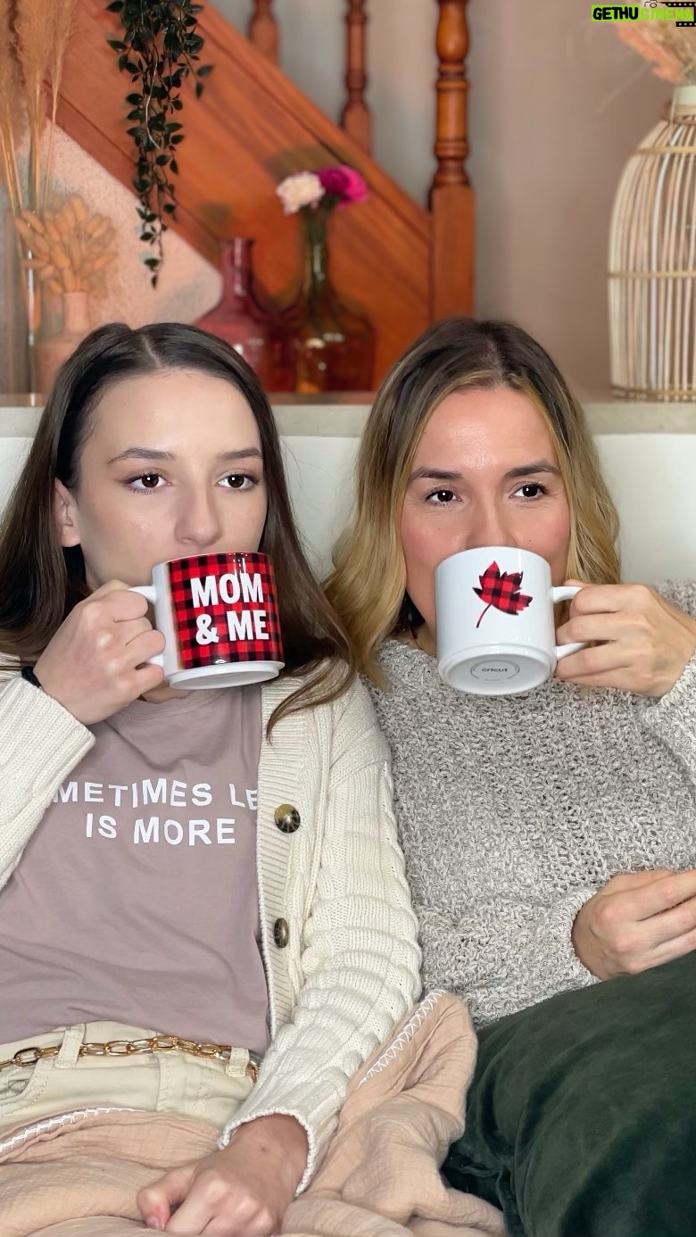 Lévanah Solomon Instagram - La WINTER COLLECTION de @cricut_fr est lancée ! 🍂🌧❄ Et celle des chocolats chauds aussi ! 🤎 Bon, ok, il fait beau aujourd’hui sur toute la France, mais le temps change vite en automne !😉🍁 Cette collection éphémère est disponible chez tous les revendeurs dès le 15 Octobre. Au programme de beaux effets et des couleurs hivernales : doré, vert, rouge, noir, blanc, argenté... comme on aime ! 💫 Tu les trouves comment, ces jolies tasses spécialement personnalisées par @levanah_off ? #wintercollectioncricut #family #creative #collaboration #ad #karinesolomon