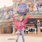 Lévanah Solomon Instagram – 💜 30 ANS 💜
Happy birthday @disneylandparis ✨

📸 @karinesolomon 

#disneylandparis #disneyland #disney #white #pink #iridescent #yellow #pastel #picoftheday #pictureoftheday #photooftheday #photography #neutral #birthday #mickey #purple Disneyland Paris