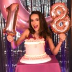 Lévanah Solomon Instagram – 18 ans !! … 18 ans ????
🎂 Merci @candyparadis 
📸 Merci @titiberenger 

_______

#birthday #cake #teen #pink #picoftheday #pictureoftheday #photography #photooftheday #aesthetic #colors #girl #birthdaygirl