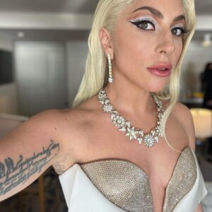 Lady Gaga Instagram - My true wish tonight is that for two hours myself and my fellow actors at @sagawards would have made the public smile. I’m honored to have been there, it is a privilege to be an entertainer.  There are many reasons the world gives us all the time NOT to smile. I’m praying tonight for Ukraine and am sending smiles to all your hearts I pray will be whole soon.