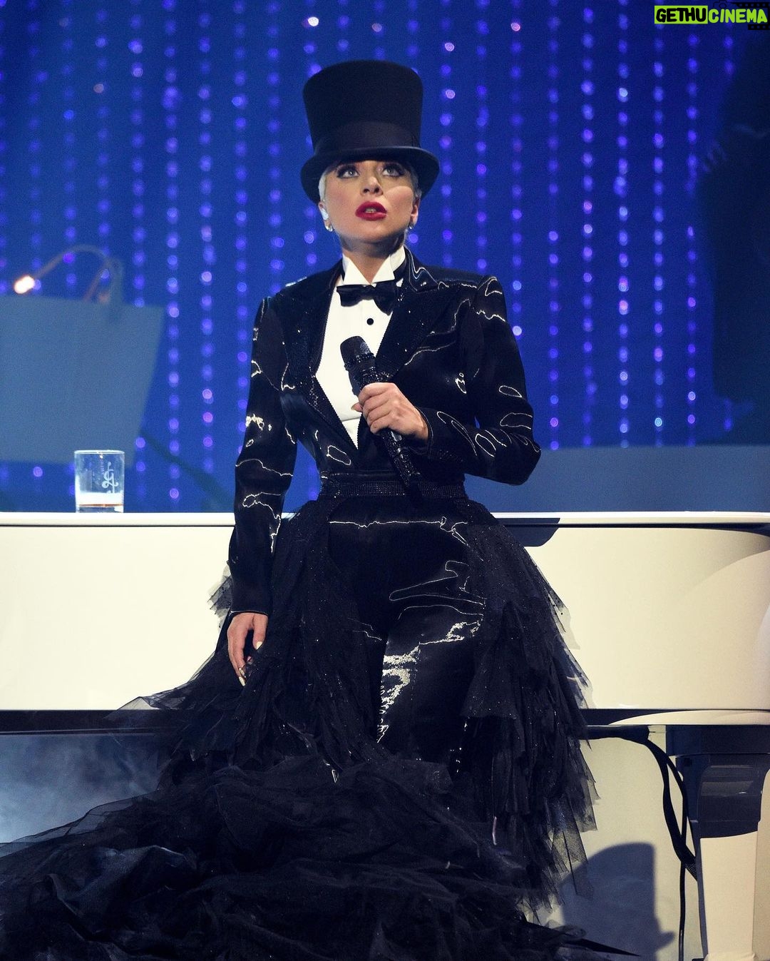 Lady Gaga Instagram - Tickets for all Jazz & Piano dates at @ParkMGM this Spring are on sale now! 🎺🎼 gagavegas.com