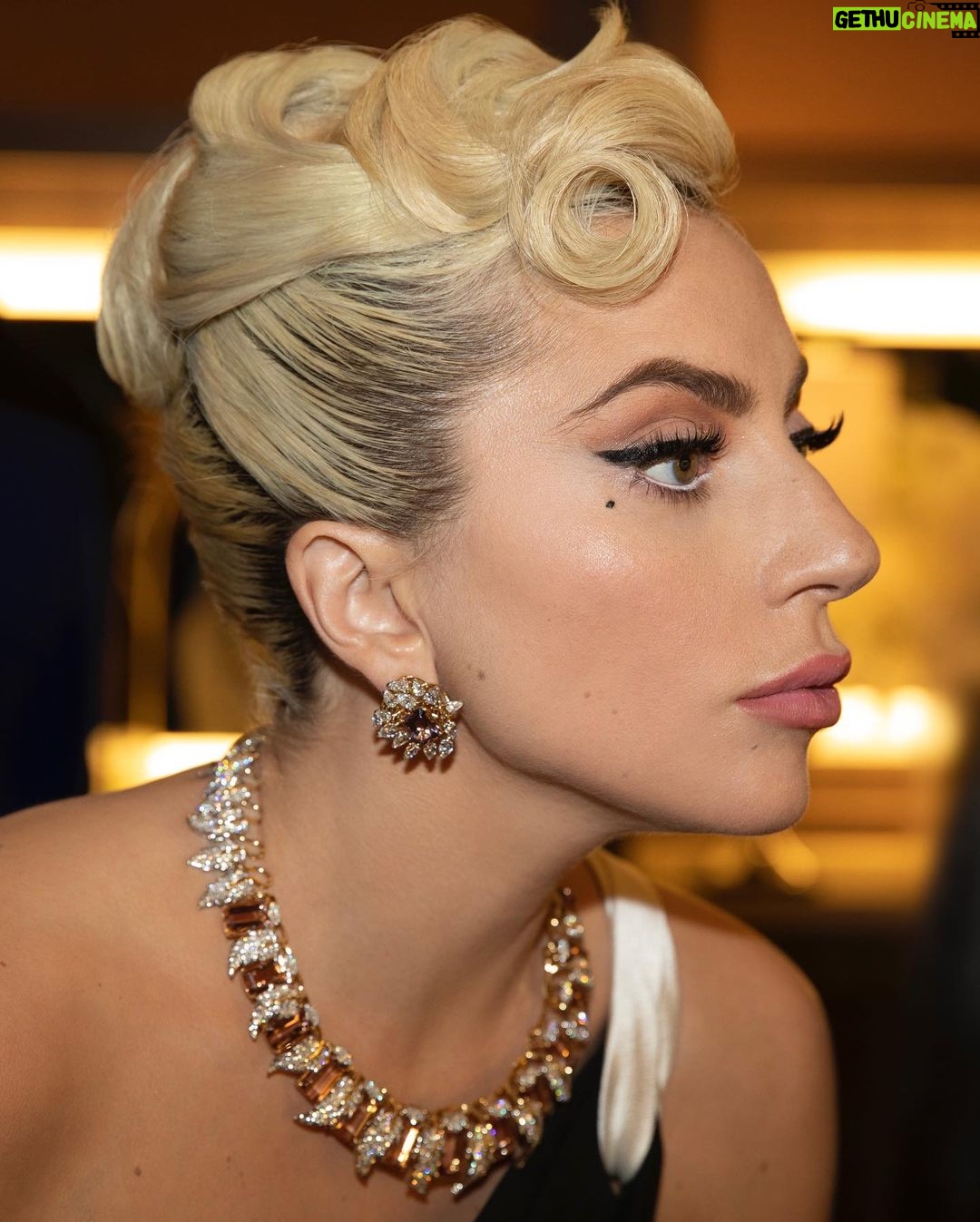 Lady Gaga Instagram - #GRAMMYs 2022 πΆπ€ wearing @tiffanyandco