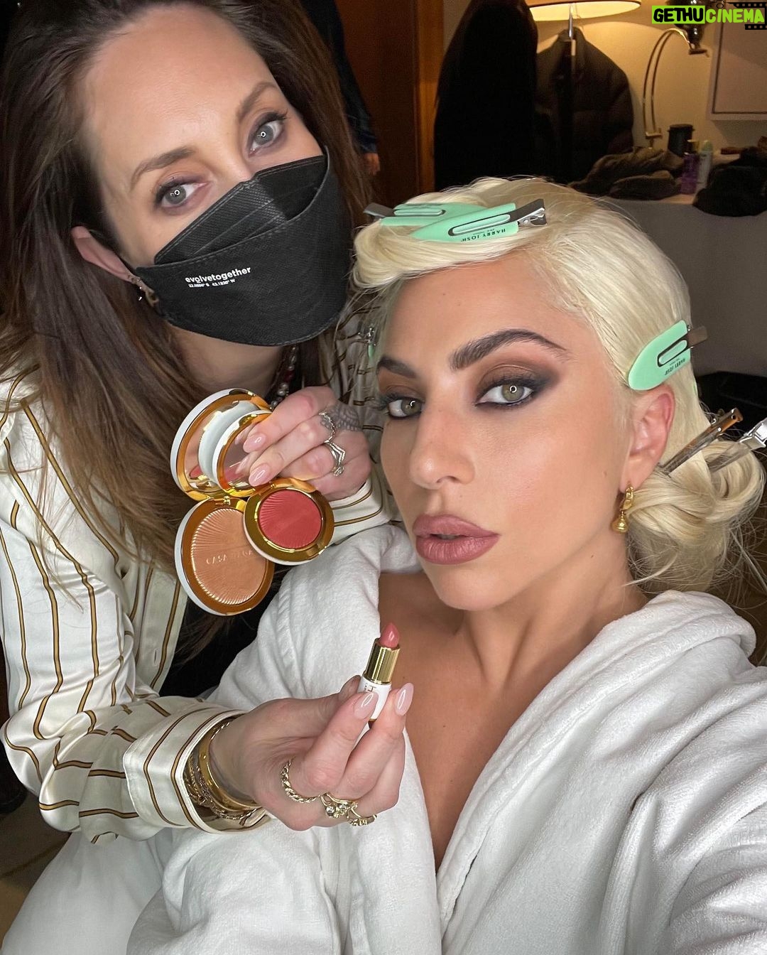 Lady Gaga Instagram - There's glam, then there's #ItalianGlam 🇮🇹 The @hauslabs Casa Gaga Highlighter, All-Over Rouge & Mini Lipsticks are some of our favorite products from Casa Gaga 🥰 Shop the full collection on hauslabs.com & Amazon!