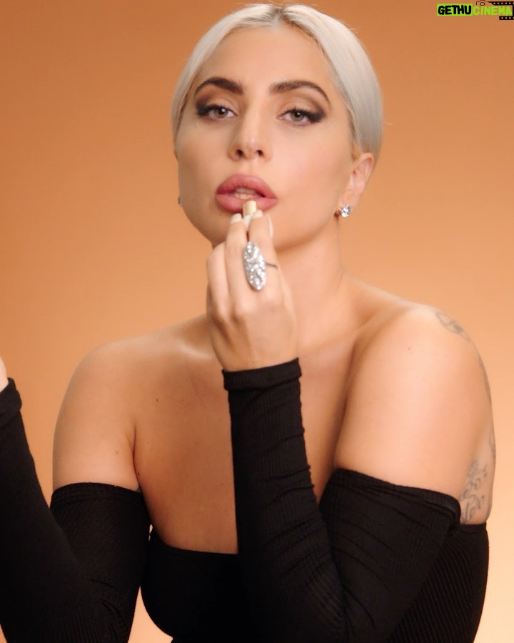 Lady Gaga Instagram - I brought the @hauslabs Tanti Baci Extreme Creme Mini Lipsticks to Italy while filming #HouseofGucci 💋 5 creamy & luxurious shades in a vegan leather pouch that are perfect for on-the-go glam. In the movie I wear the shade Elsa 😉