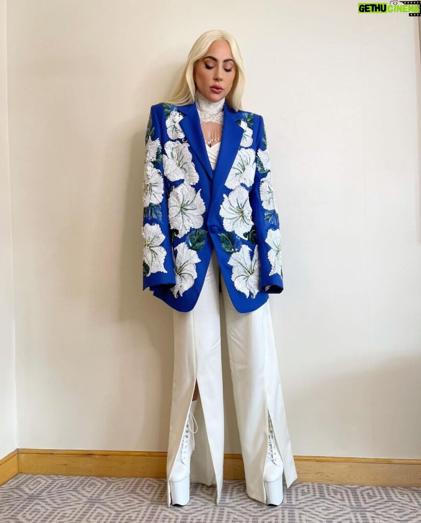 Lady Gaga Instagram - From Milan to New York. Movie 🎥 press for #houseofgucci wearing Haus of @rodarte 💋