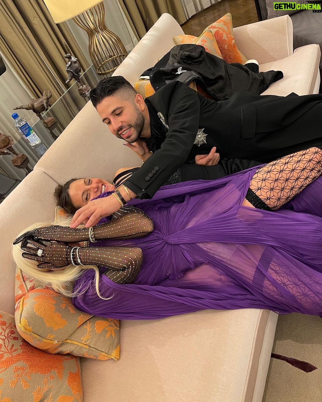 Lady Gaga Instagram - 🇬🇧#houseofgucci BRAVO 👏💋
