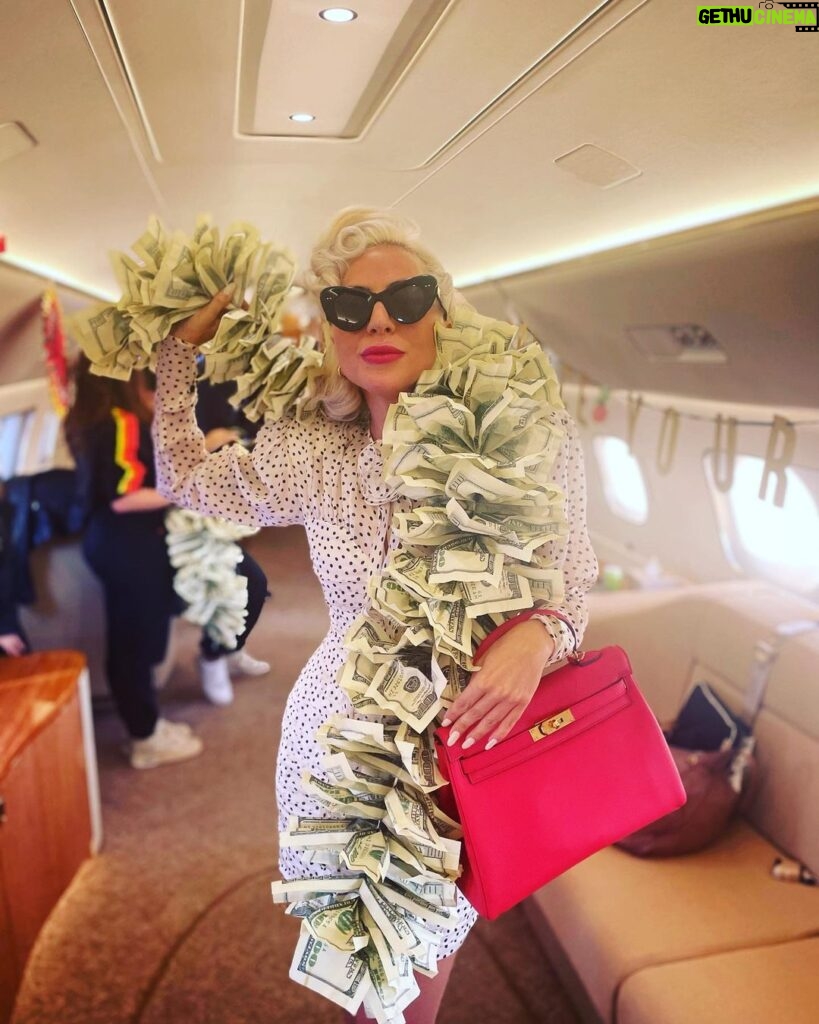 Lady Gaga Instagram - Back to Vegas baby with Haus of Gaga ❤️ #jazz #loveforsale