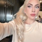 Lady Gaga Instagram - Hi for no reason just hi 💄🖤