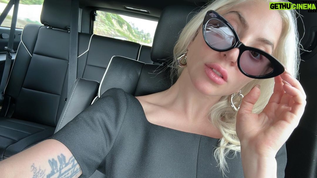 Lady Gaga Instagram - Before rehearsalā¦..š