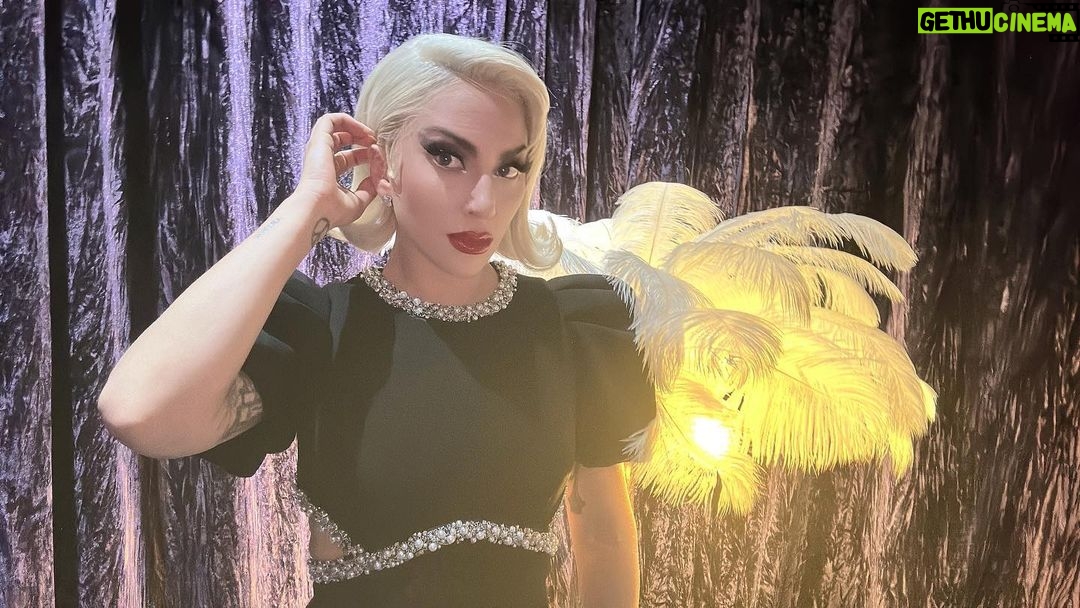 Lady Gaga Instagram - Another Saturday night of jazz in Las Vegas. Hope to make another audience smile…you always make me smile ❤️