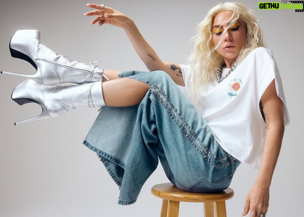 Lady Gaga Instagram - Kinder, braver, together. Visit @cottonon to learn how proceeds from this hat & this limited-edition collection support youth mental health globally and help @btwfoundation build a kinder, braver world. 💛