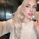 Lady Gaga Instagram - Hi for no reason just hi 💄🖤
