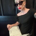 Lady Gaga Instagram - During rehearsal🖤🖤🖤💄💄💄🎺